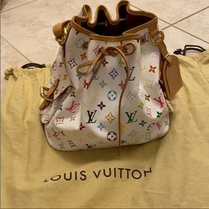 Louis Vuttion Bucket Purse